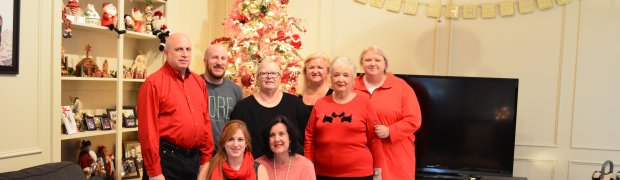 Family-Christmases:
Xmas 2016:
familypicture_xmas2016